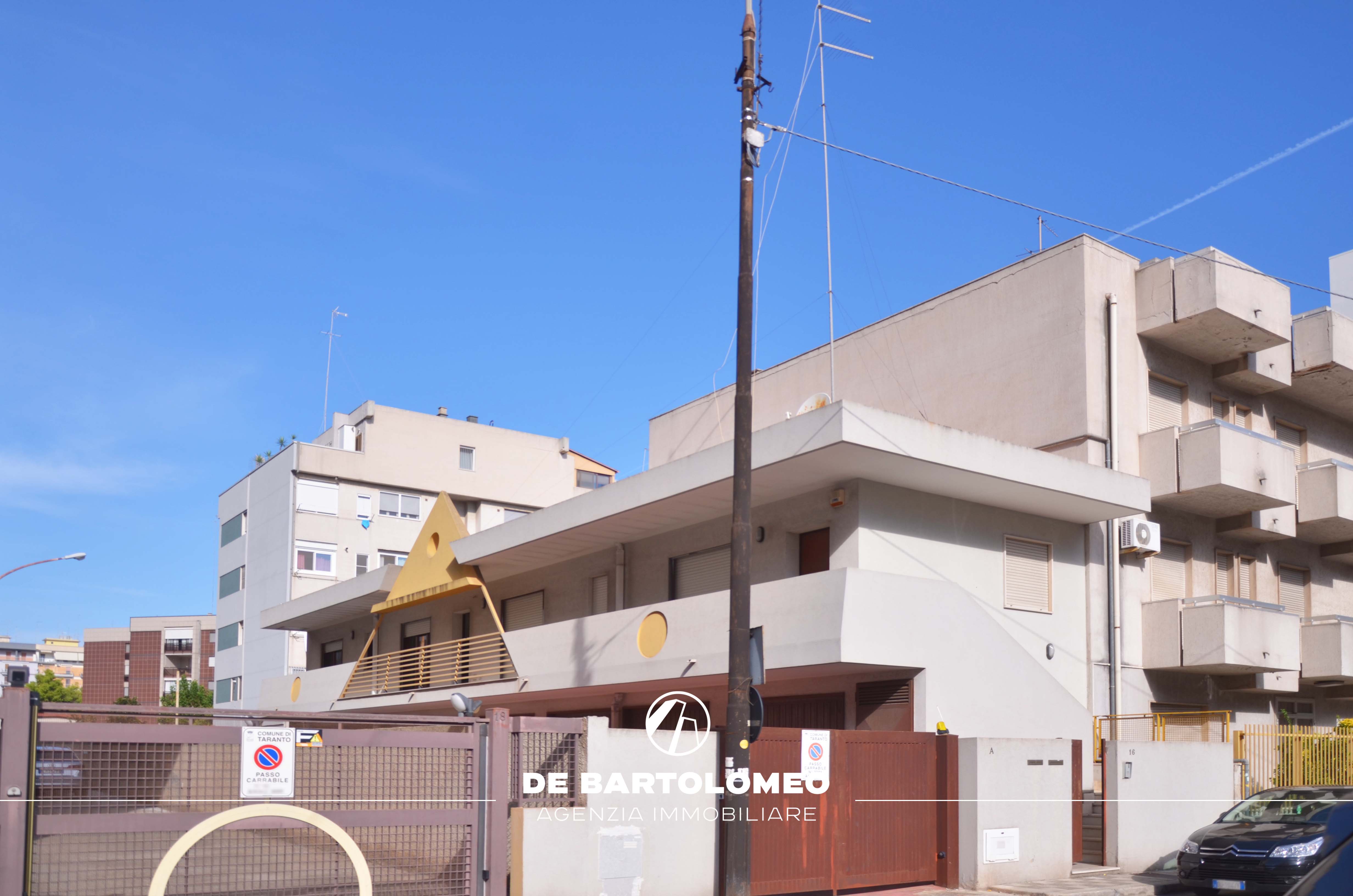 Taranto - Taranto - Appartamento/ufficio in Via Solito